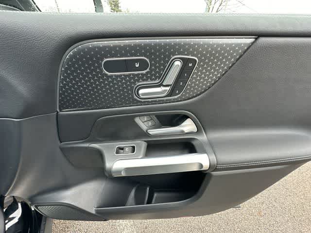 2024 Mercedes-Benz GLB 250 GLB 250