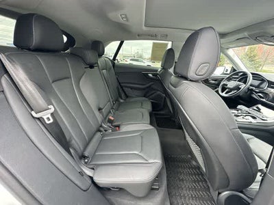 2023 Audi Q8 Premium Plus