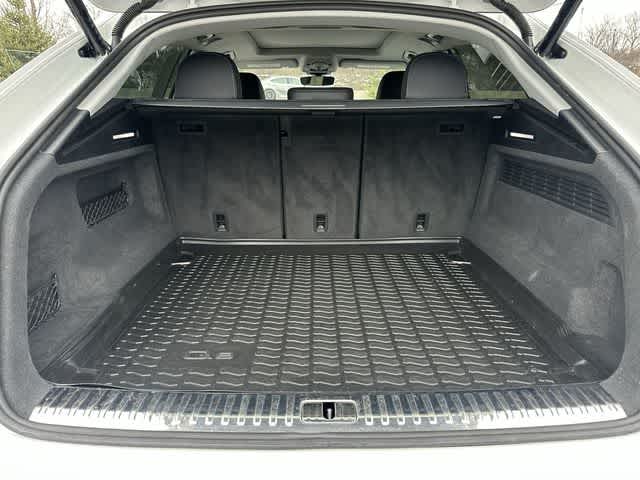 2023 Audi Q8 Premium Plus