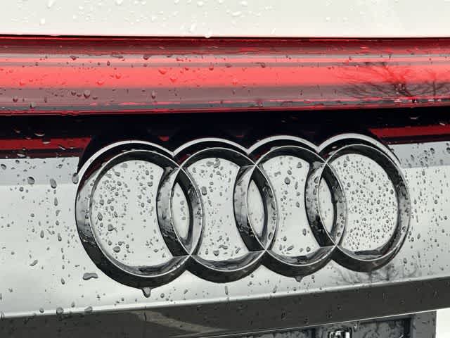 2023 Audi Q8 Premium Plus