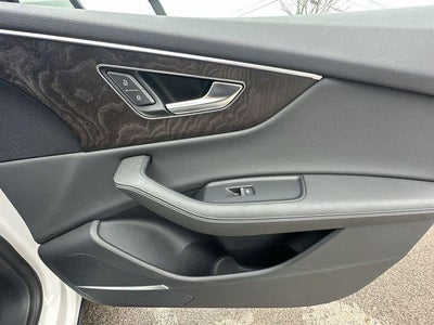 2023 Audi Q8 Premium Plus