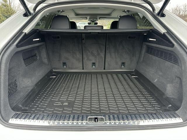 2023 Audi Q8 Premium Plus