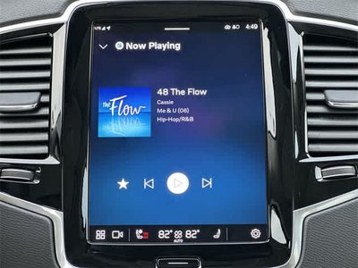 2024 Volvo XC90 Plus Bright Theme