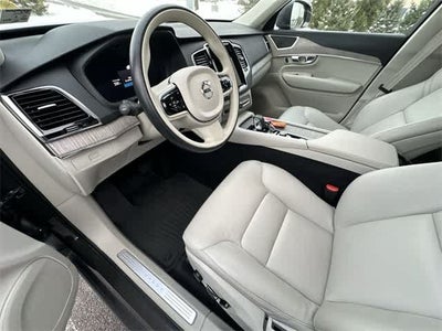 2024 Volvo XC90 Plus Bright Theme