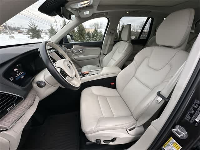 2024 Volvo XC90 Plus Bright Theme