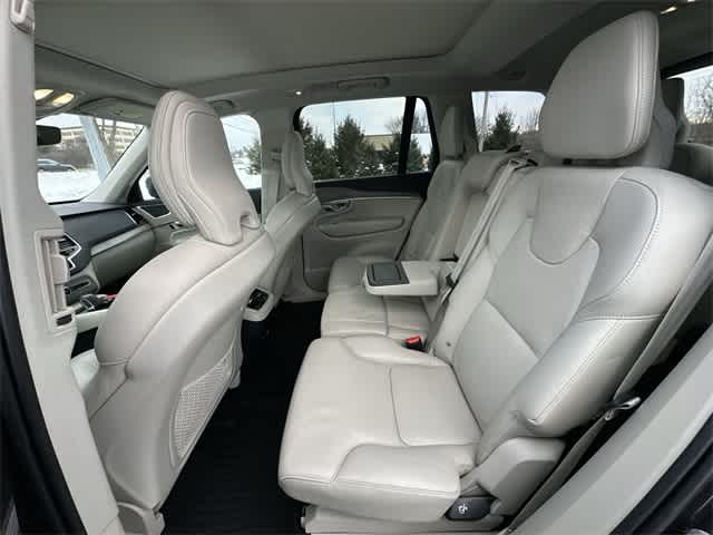 2024 Volvo XC90 Plus Bright Theme