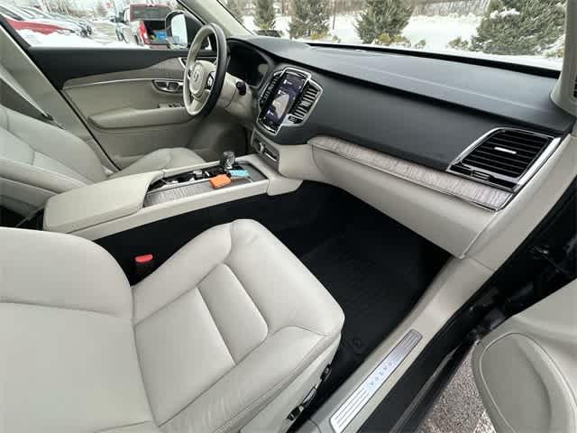 2024 Volvo XC90 Plus Bright Theme