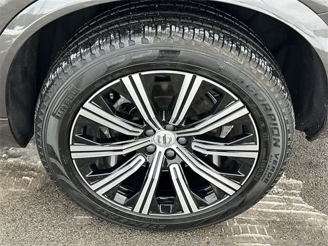 2024 Volvo XC90 Plus Bright Theme