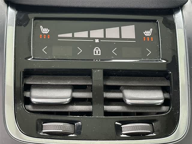 2023 Volvo XC90 Plus