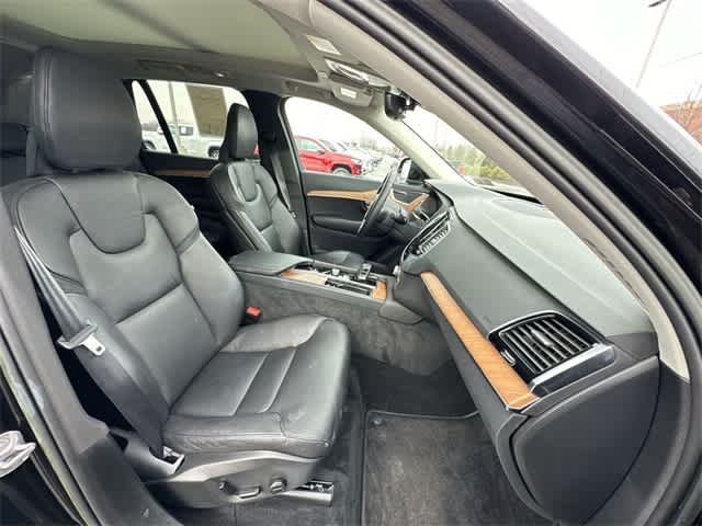 2023 Volvo XC90 Plus