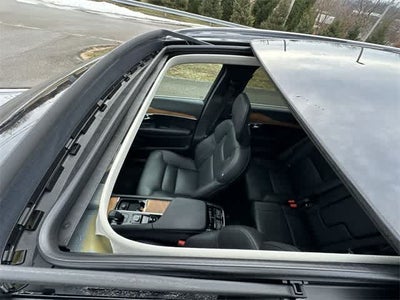 2023 Volvo XC90 Plus