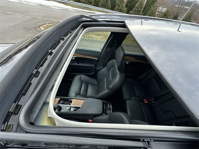 2023 Volvo XC90 Plus