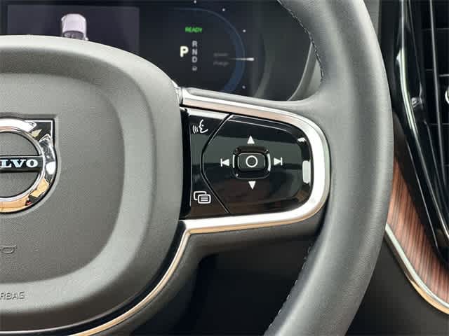 2023 Volvo XC60 Recharge Plug-In Hybrid Ultimate Bright Theme