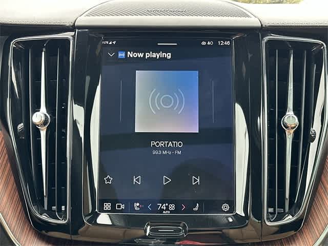 2023 Volvo XC60 Recharge Plug-In Hybrid Ultimate Bright Theme