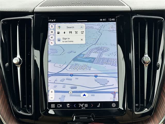 2023 Volvo XC60 Recharge Plug-In Hybrid Ultimate Bright Theme