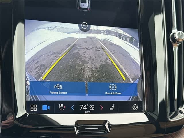 2023 Volvo XC60 Recharge Plug-In Hybrid Ultimate Bright Theme