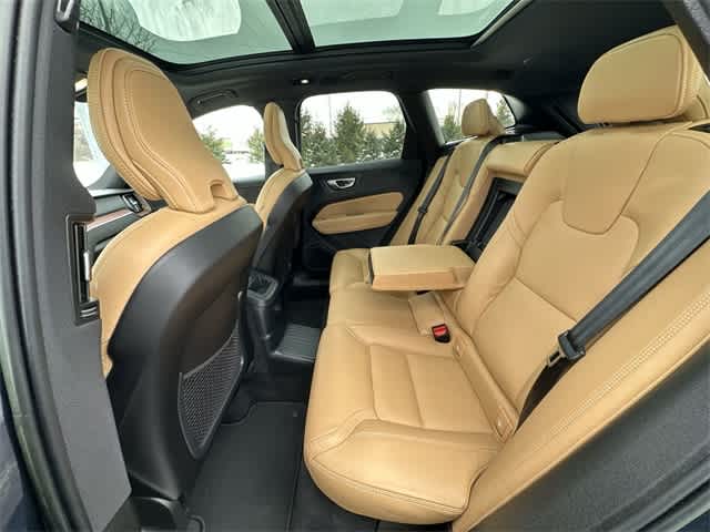 2023 Volvo XC60 Recharge Plug-In Hybrid Ultimate Bright Theme