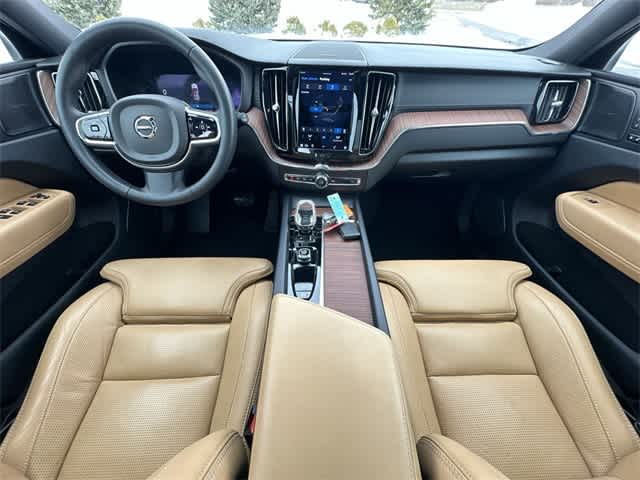2023 Volvo XC60 Recharge Plug-In Hybrid Ultimate Bright Theme