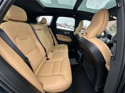 2023 Volvo XC60 Recharge Plug-In Hybrid Ultimate Bright Theme