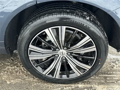 2023 Volvo XC60 Recharge Plug-In Hybrid Ultimate Bright Theme