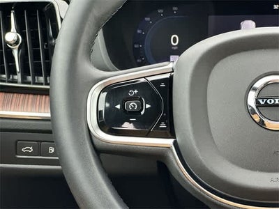 2023 Volvo XC60 Recharge Plug-In Hybrid Ultimate Bright Theme