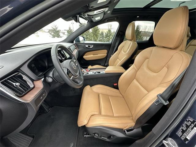 2023 Volvo XC60 Recharge Plug-In Hybrid Ultimate Bright Theme