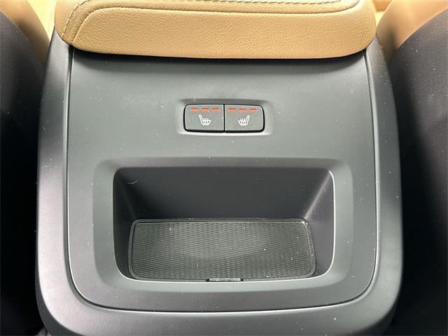 2023 Volvo XC60 Recharge Plug-In Hybrid Ultimate Bright Theme