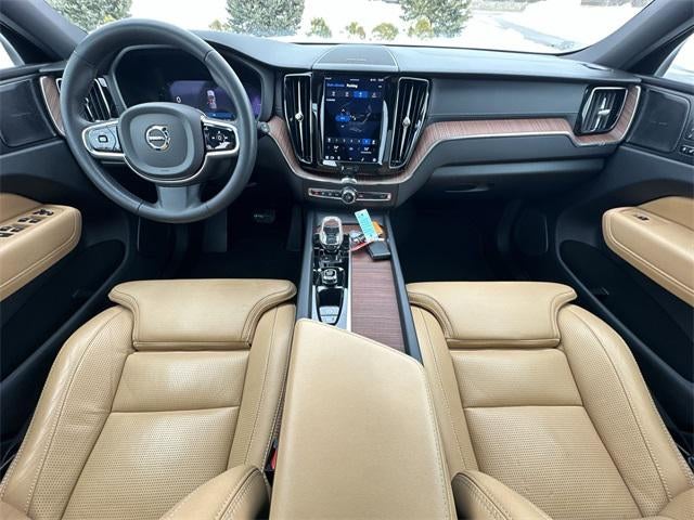 2023 Volvo XC60 Recharge Plug-In Hybrid Ultimate Bright Theme