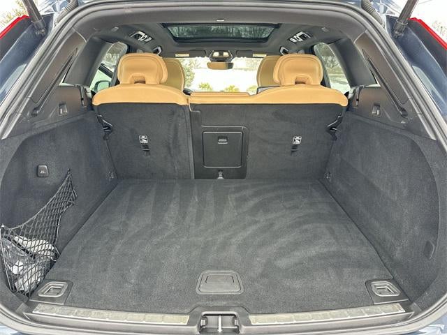 2023 Volvo XC60 Recharge Plug-In Hybrid Ultimate Bright Theme