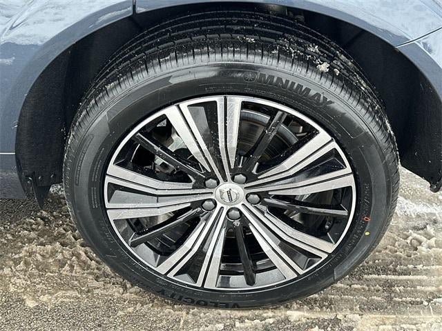 2023 Volvo XC60 Recharge Plug-In Hybrid Ultimate Bright Theme