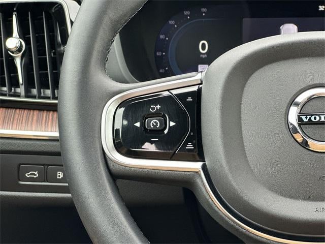 2023 Volvo XC60 Recharge Plug-In Hybrid Ultimate Bright Theme