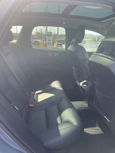 2022 Volvo XC60 Momentum