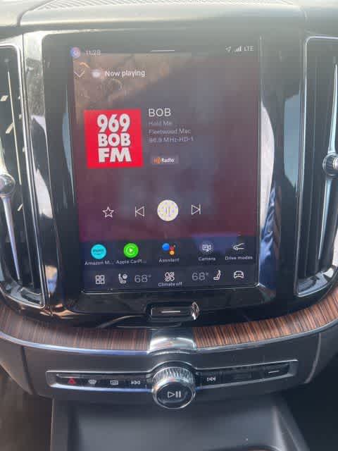 2022 Volvo XC60 Momentum