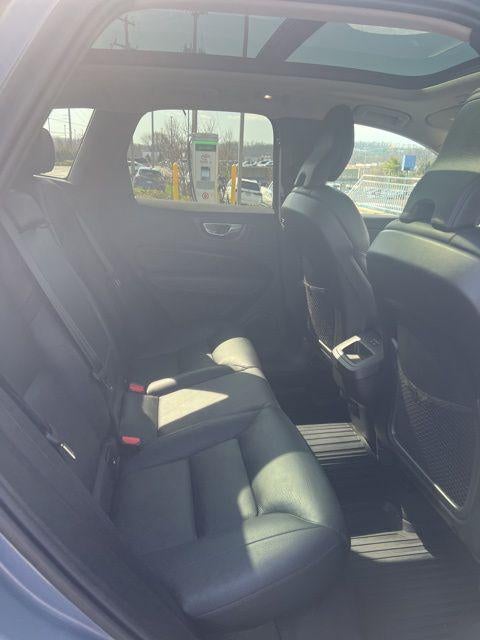 2022 Volvo XC60 Momentum