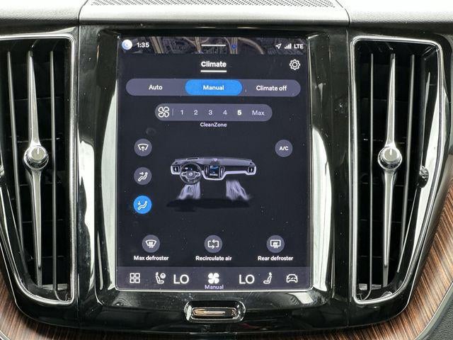2022 Volvo XC60 Momentum