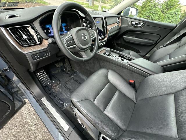 2022 Volvo XC60 Momentum