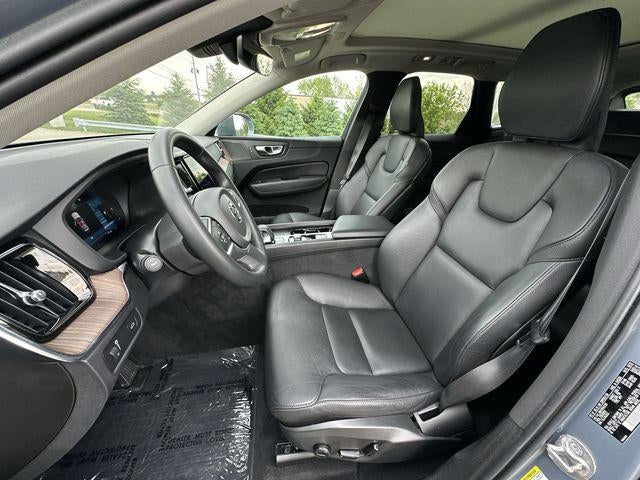 2022 Volvo XC60 Momentum