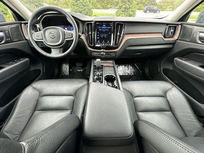 2022 Volvo XC60 Momentum