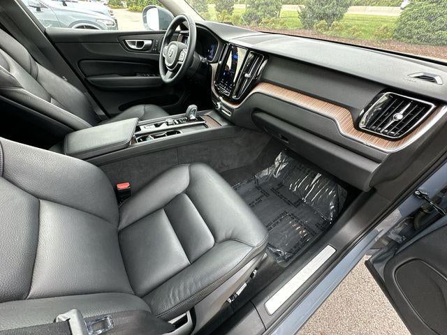2022 Volvo XC60 Momentum