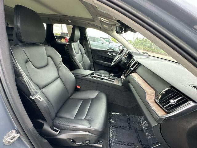 2022 Volvo XC60 Momentum