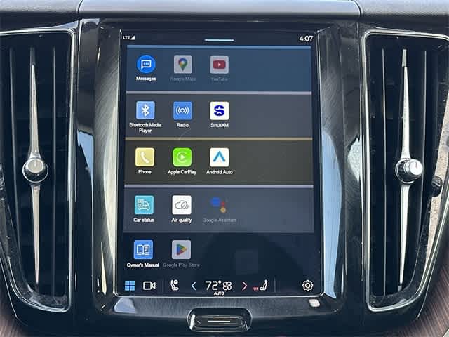 2023 Volvo XC60 Plus Bright Theme