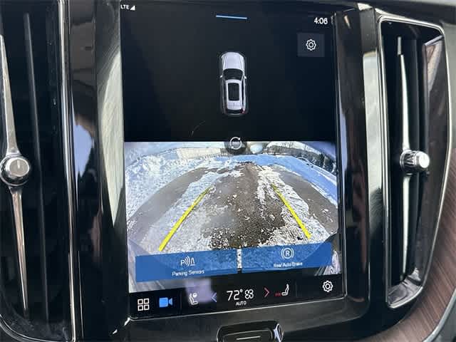 2023 Volvo XC60 Plus Bright Theme