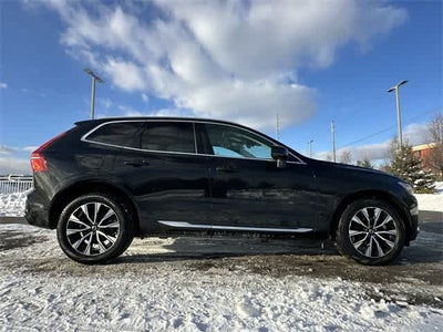 2023 Volvo XC60 Plus Bright Theme