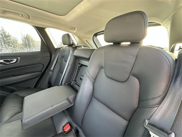2023 Volvo XC60 Plus Bright Theme