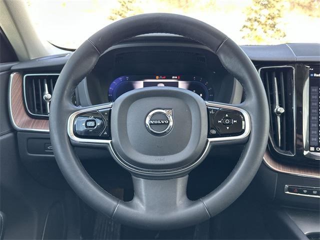 2023 Volvo XC60 Plus Bright Theme
