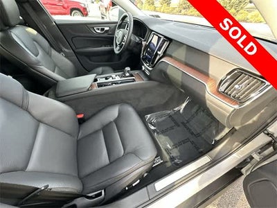 2025 Volvo V60 Cross Country Plus