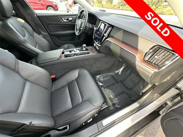 2025 Volvo V60 Cross Country Plus