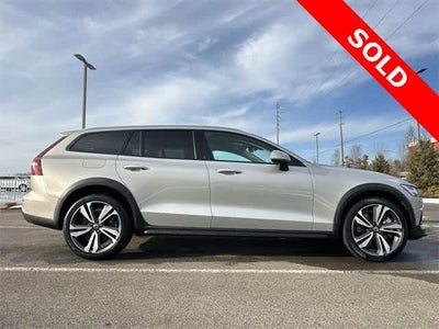2025 Volvo V60 Cross Country Plus