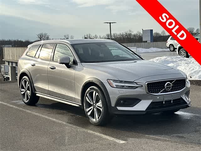 2025 Volvo V60 Cross Country Plus