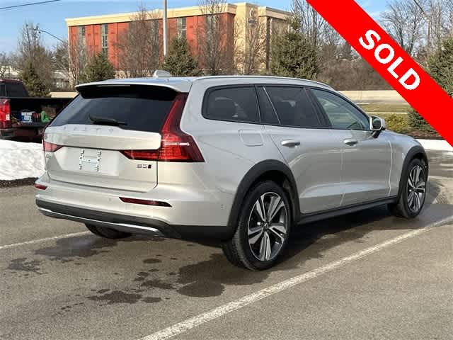 2025 Volvo V60 Cross Country Plus